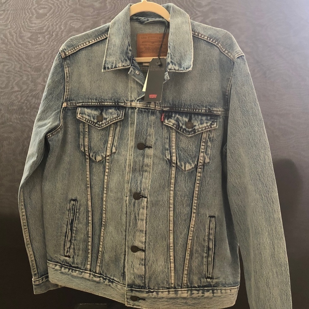 NEW Levi Premium Tucker Jean Jacket